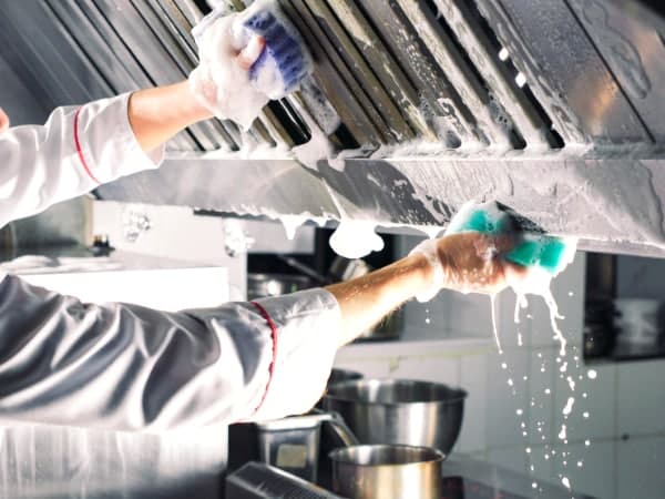 Sgrosso Ristorante a Zafferana Etnea pulizia di fondo nel ristorante Zafferana Etnea